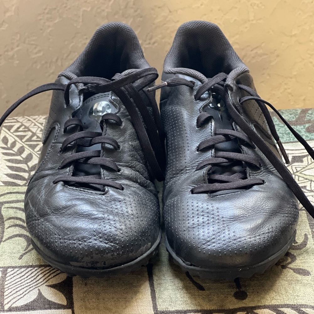 Nike Tiempo Black Legend 9 Academy Turf Shoes Men’s Size 6.5 **Good Condition**